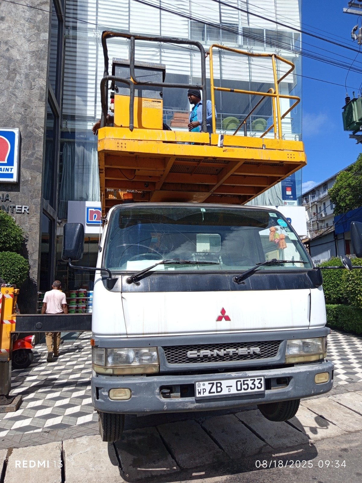 bucket boom truck rental in gampaha