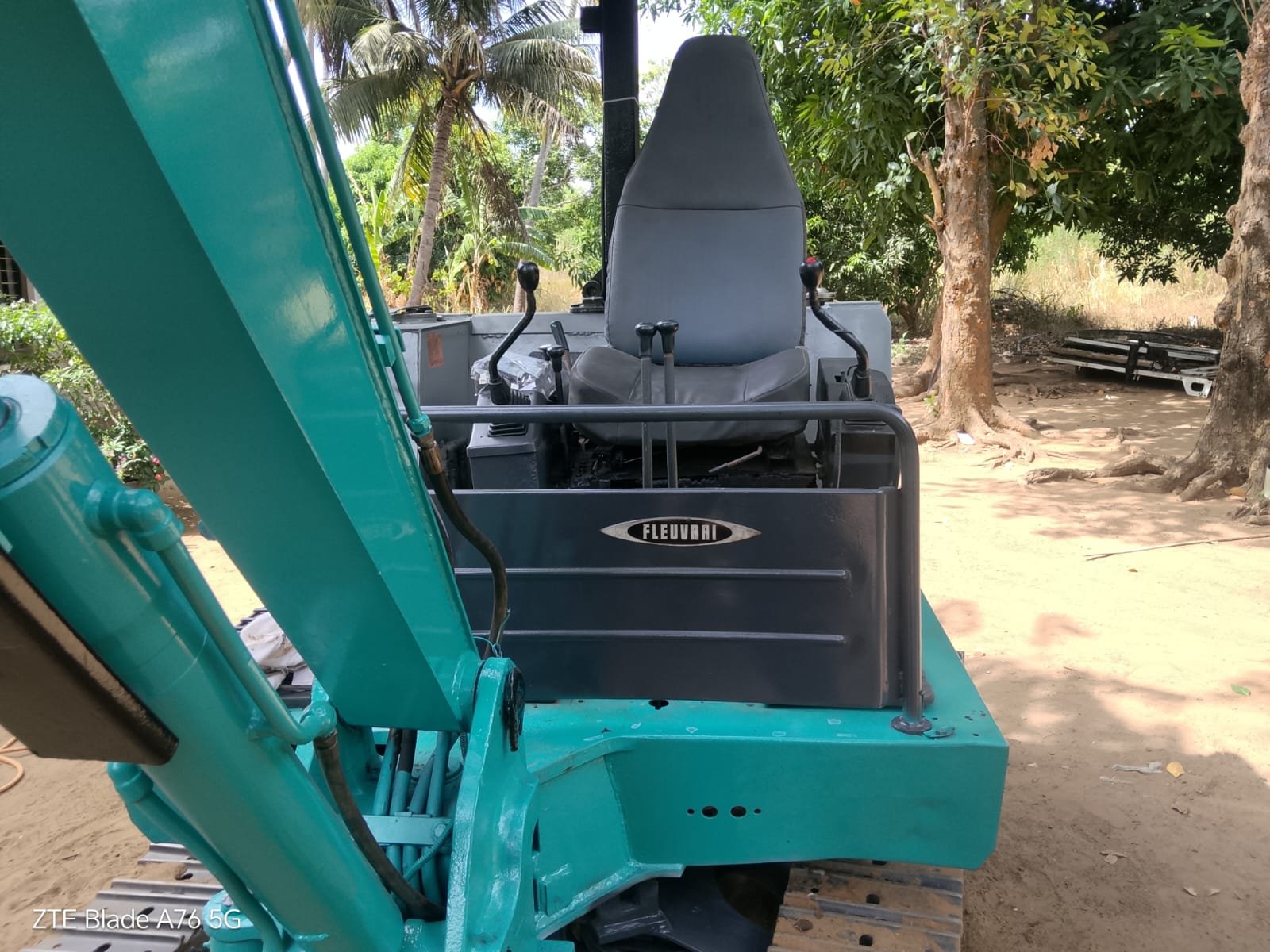 30 excavator hire price in Polonnaruwa