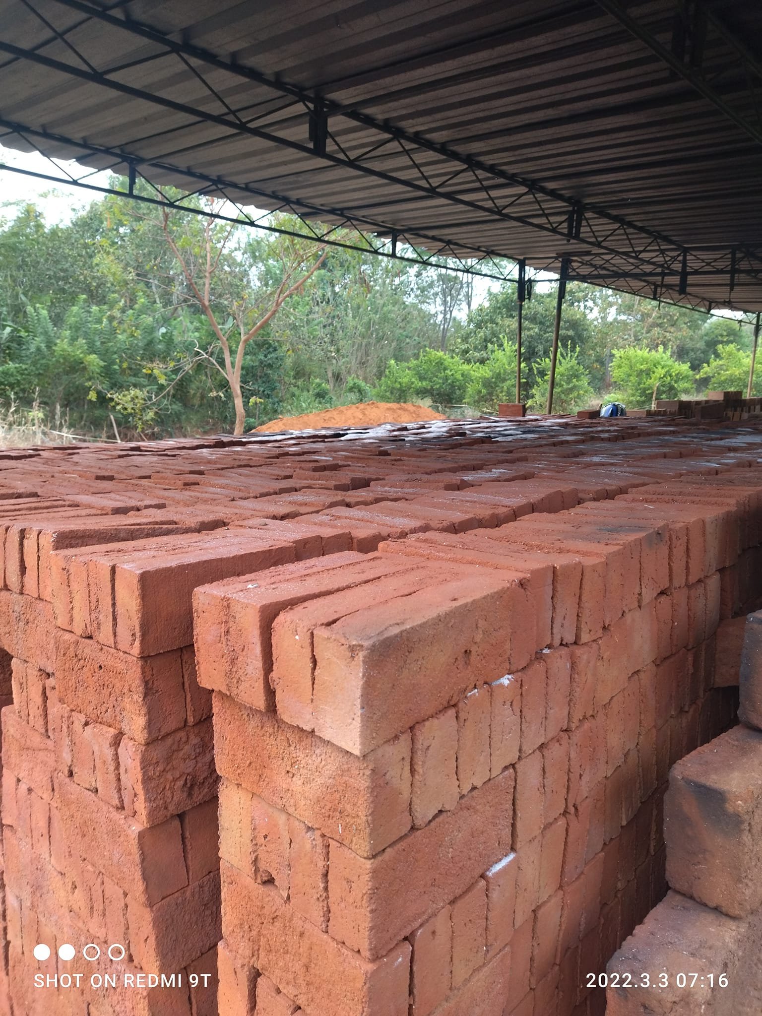 Other image 202508/bricks-suppliers-and-manufactures-in-chilaw-wedabima-27b2aeb7b7.jpg
