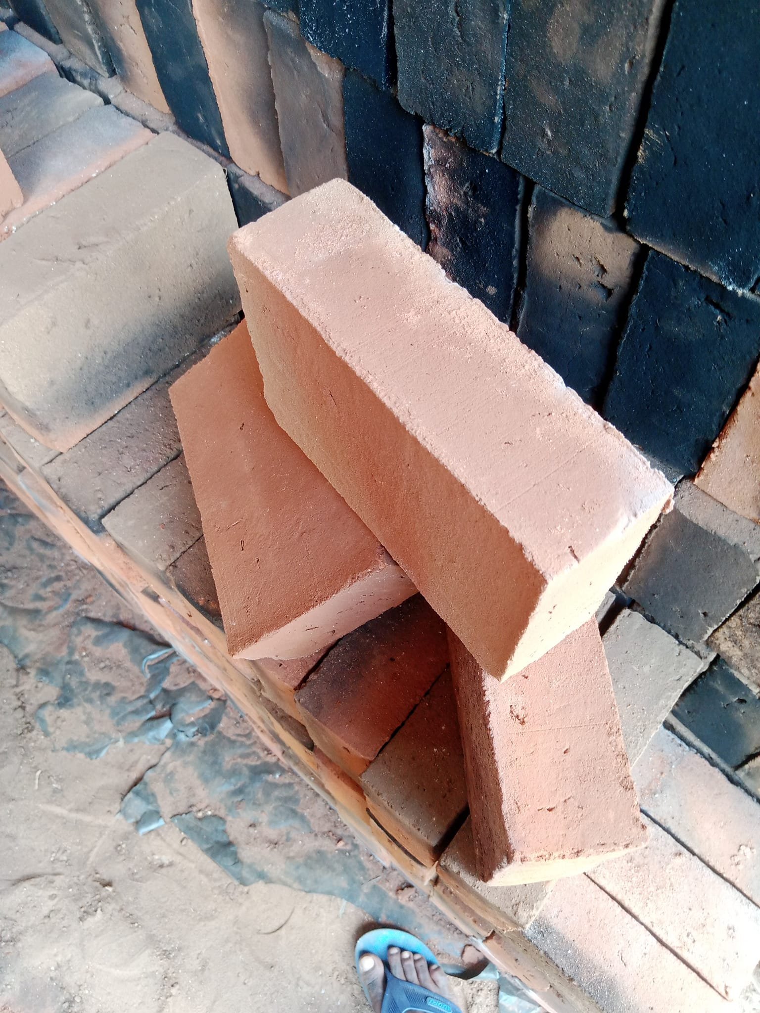 Other image 202508/red-clay-bricks-in-negombo-wedabima-3eefb5ee99.jpg