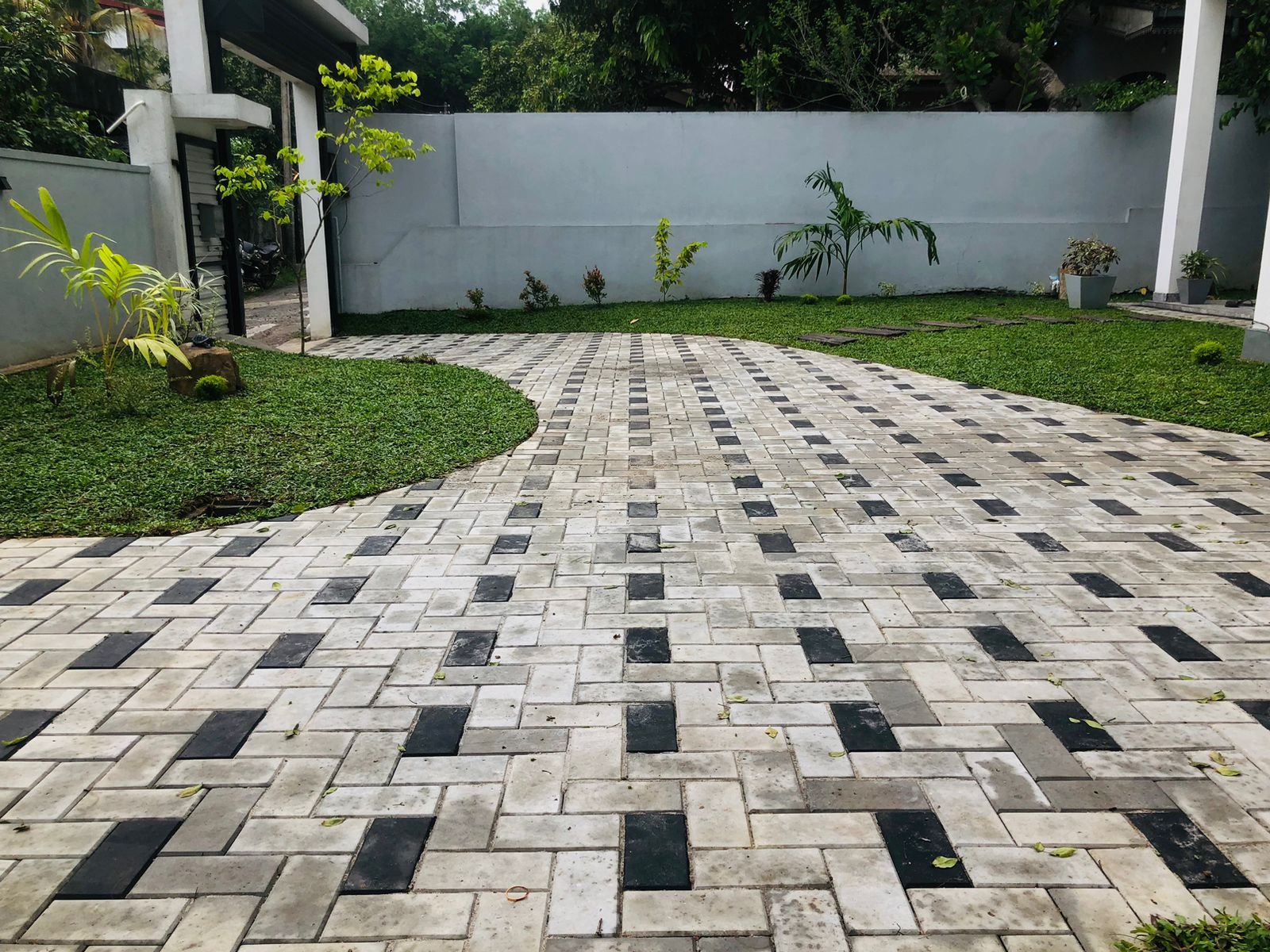Other image 202509/decorative-landscaping-work-kottawa-sri-lanka-wedabima-c515bf5ed2.jpeg