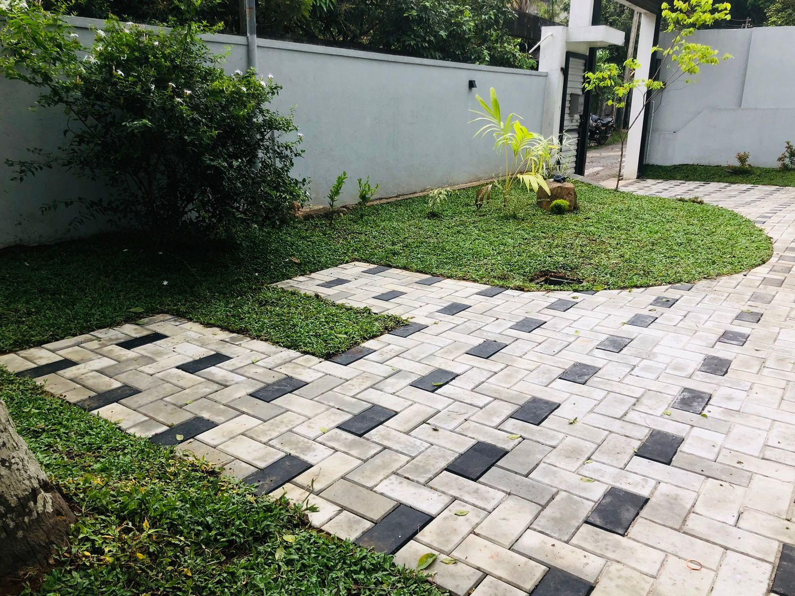 Other image 202509/fair-face-and-landscaping-pannipitiya-wedabima-b1d8893570.jpeg