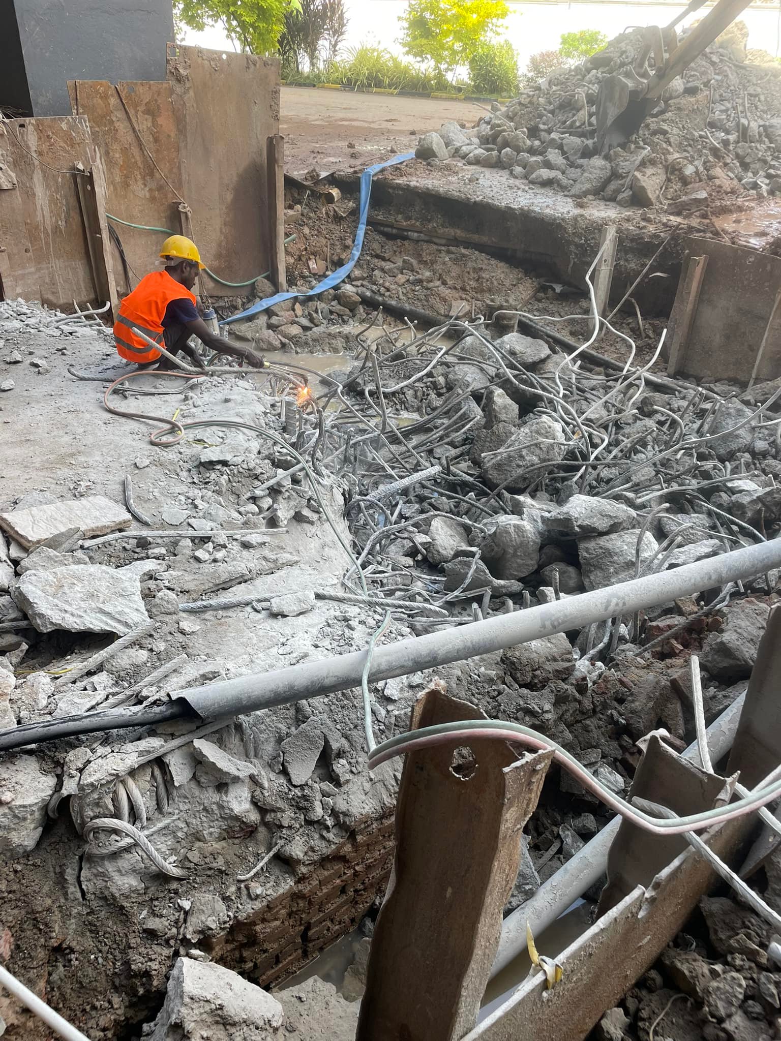Other image 202510/concrete-demolishing-service-polgahawela-in-colombo-wedabima-8dbf4f77b5.jpg