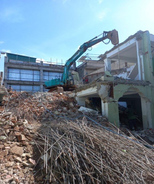 Other image 202511/interior-commercial-demolition-services-colombo-wedabima-6a3a0ca8d6.jpg