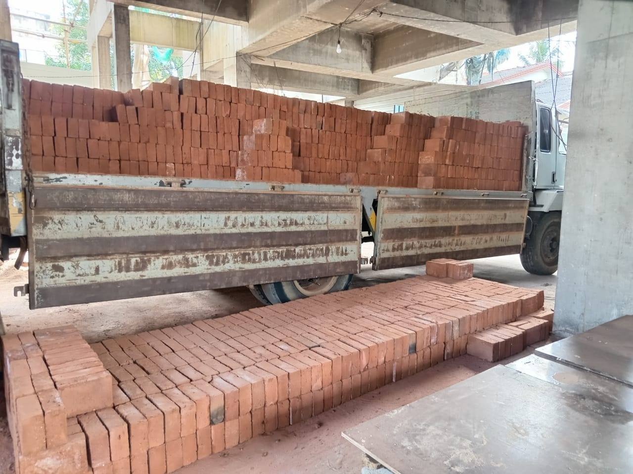 Other image 202602/brick-transport-service-in-wellawaya-wedabima-360011bb89.jpg